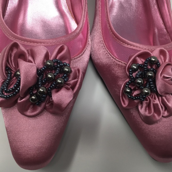 EY Boutique Women's Pink Satin 2.5 Inches Heel - Picture 9 of 16